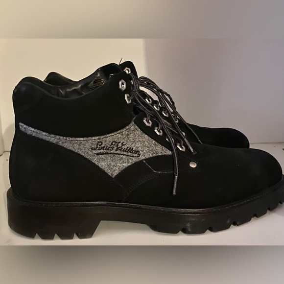 COPY - Louis Vuitton boot - Picture 1 of 7